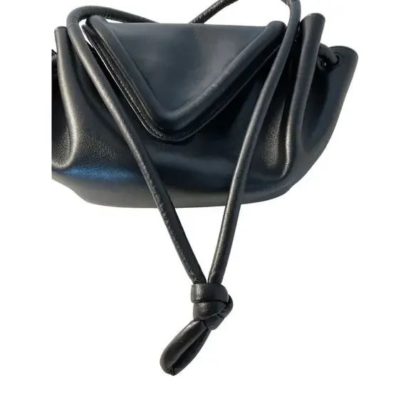 Bottega Veneta Leather Beak Shoulder Bag - Picture 4 of 8